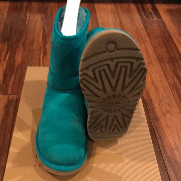 UGG Shoes - Boots